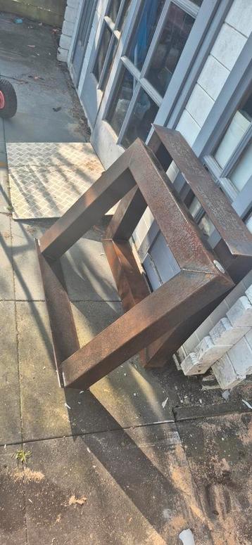 Zware tafelpoten Gratis