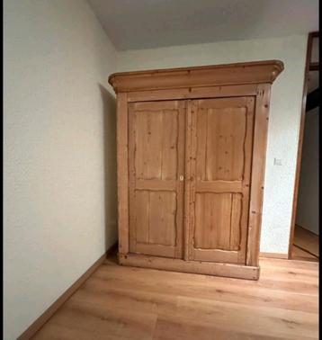 Oude brocante Biedermeier kledingkast