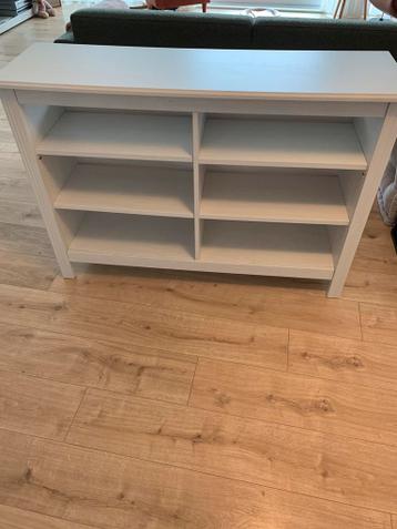 Kastje Ikea Brusali wit voor geluidsapparatuur