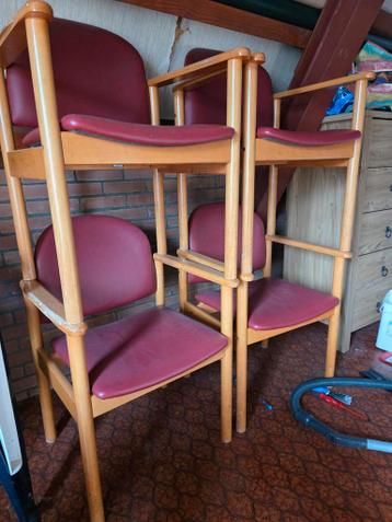 Set van 4 houten stoelen met rode zitting