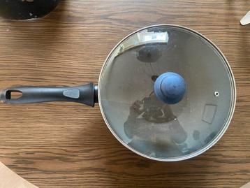 Ruime wokpan met glazen deksel, geschikt voor alle warmtebro