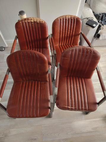 Metalen stoelen, zitten heerlijk