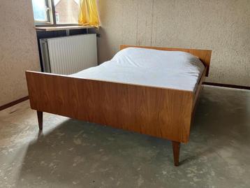Jaren ‘60 bed gratis op te halen!