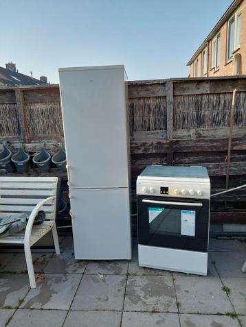 Gratis af te halen: Koelkast met vriezer en oven