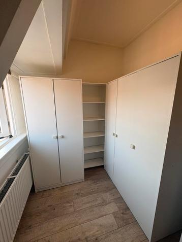 GRATIS! Twee ikea kledingkasten en Billy kast