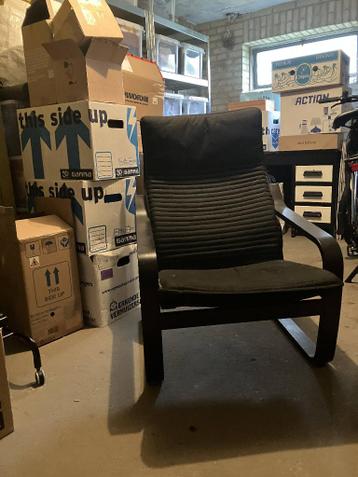 Zwarte fauteuil (ikea poäng stoel)