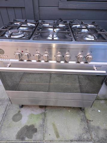 6 gaspitten met elektrische oven