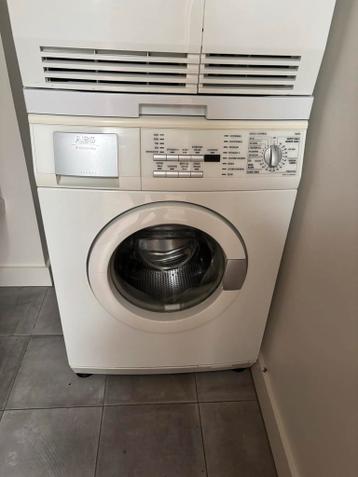 Gratis af te halen: oud ijzer, wasmachine (2e verdieping)