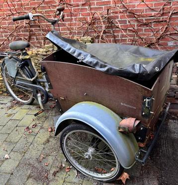 Bakfiets met retro uitstraling van de fietsfabriek