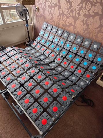 2 Elektrische lattenbodems 90x200 met frame GRATIS!!!!