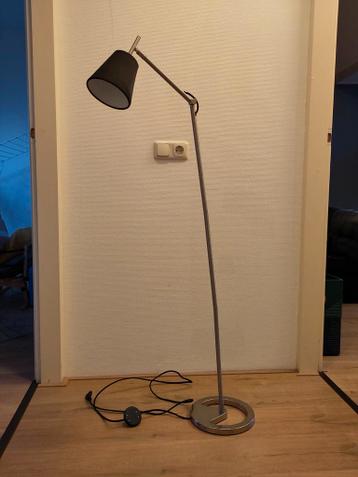 Verstelbare staande lamp