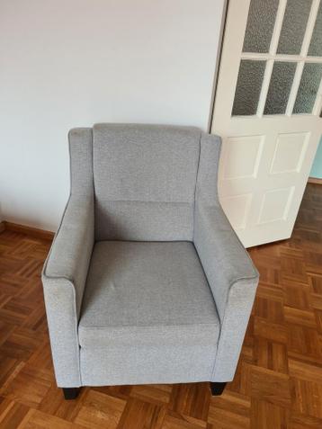 Comfortabele grijze fauteuil