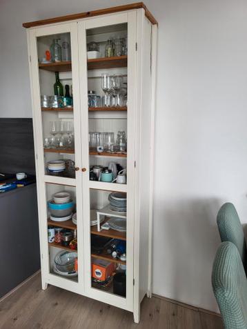 Servieskast met verlichting