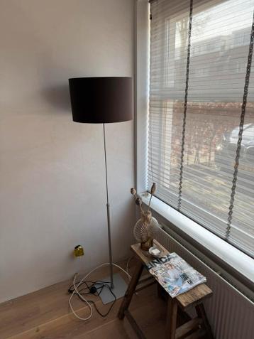 Verstelbare vloerlamp