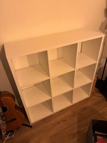 Gratis op te halen: Witte vakkenkast met 9 vakken