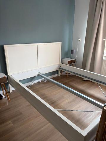 Wit tweepersoons bedframe - 160x200 - gratis op te halen