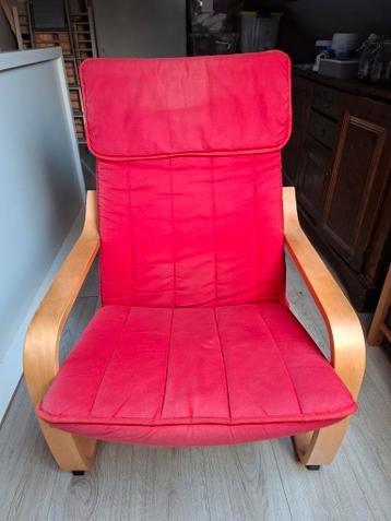 IKEA Poäng stoel met rode bekleding gratis af te halen!
