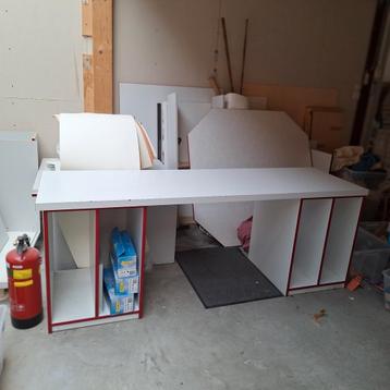 Meubilair voor winkel wit rode rand gratis op te halen