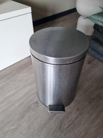 Gratis ophalen prullenbak 38 cm hoog