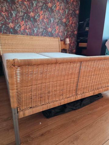 Rotan bed 160 cm x 200 cm.