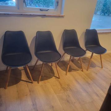 4x JYSK eetkamerstoelen zwart hout