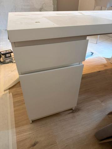 Wit bureau 140x66 cm gratis af te halen
