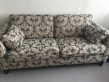 Zeer nette stoffen bank