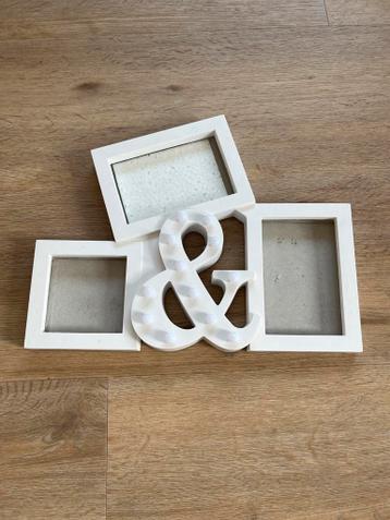 Witte Fotolijst met LED Verlichting - '&' Symbool