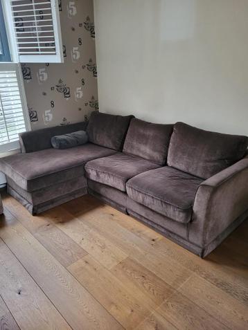 Grote hoekbank 2.45m x 1.60m x 0.92m diep MOET ZSM WEG
