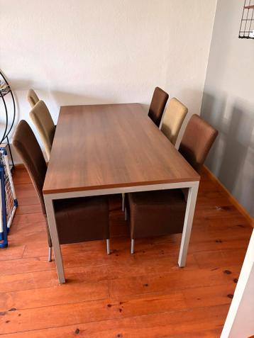 Zes eetkamerstoelen
