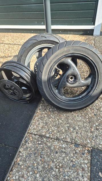 Gratis 3 x velg vivacity 2 x voor 1 x achtervelg. Gratis afh