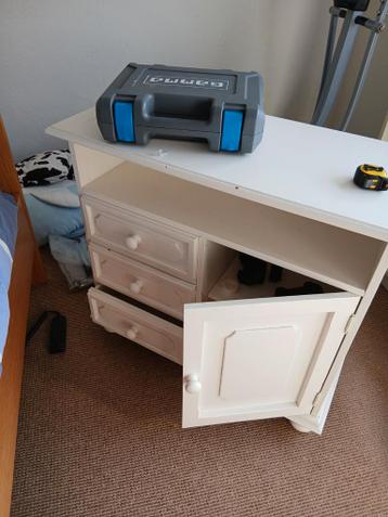 Boekenkastje en TV-kastje - opknapper