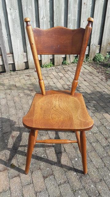 Gratis af te halen houten stoel
