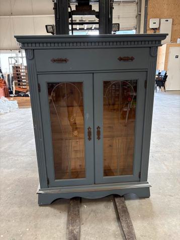 Gratis kast met lade