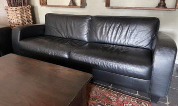 Zwart leren 2,5 zitsbank 210 cm breed 90 cm diep 75 cm hoog