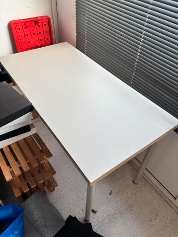 Gratis bureau - Wit, eenvoudig en functioneel