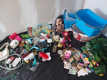 bakken met allerlei spullen