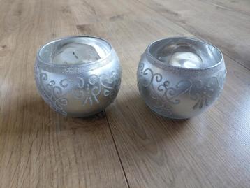 Gratis: 2 waxinelichtje houders