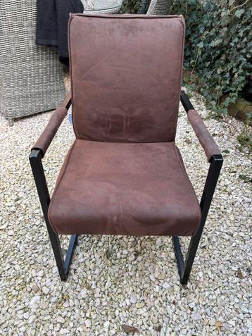 Bruine Eettafelstoel met Armleuningen