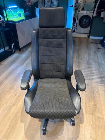 Zwarte Bureaustoel met Armleuningen - Gratis