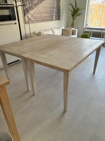 SNEL OPHALEN: nog maar 1 stevige tafel 80x160 over