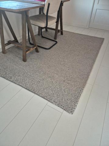 Vloerkleed grijs 255x155 cm