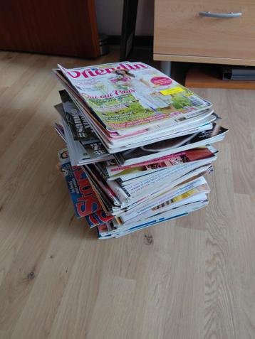 Stapel 26x Libelle en  22x Margriet tijdschriften