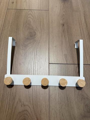Kapstok met 5 houten haken GRATIS