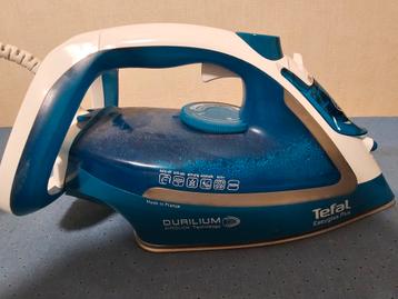 stoomstrijkijzer  merk Tefal + strijkplank leifheit