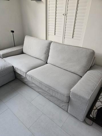 IKEA bank met bijpassende poef