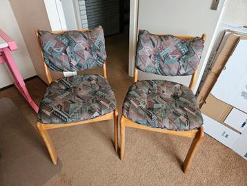 Eiken stoelen met eenvoudig vervangbare kussens