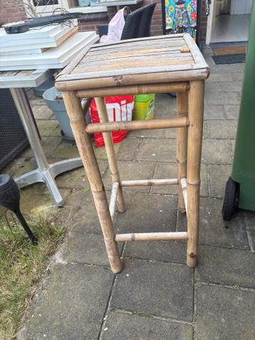 Plantentafeltje van bamboe - heeft liefde nodig