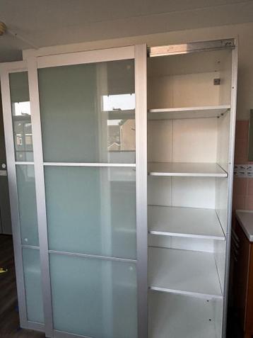 GRATIS diverse kledingkasten