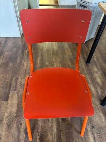 GRATIS diverse stoelen en bureaustoelen